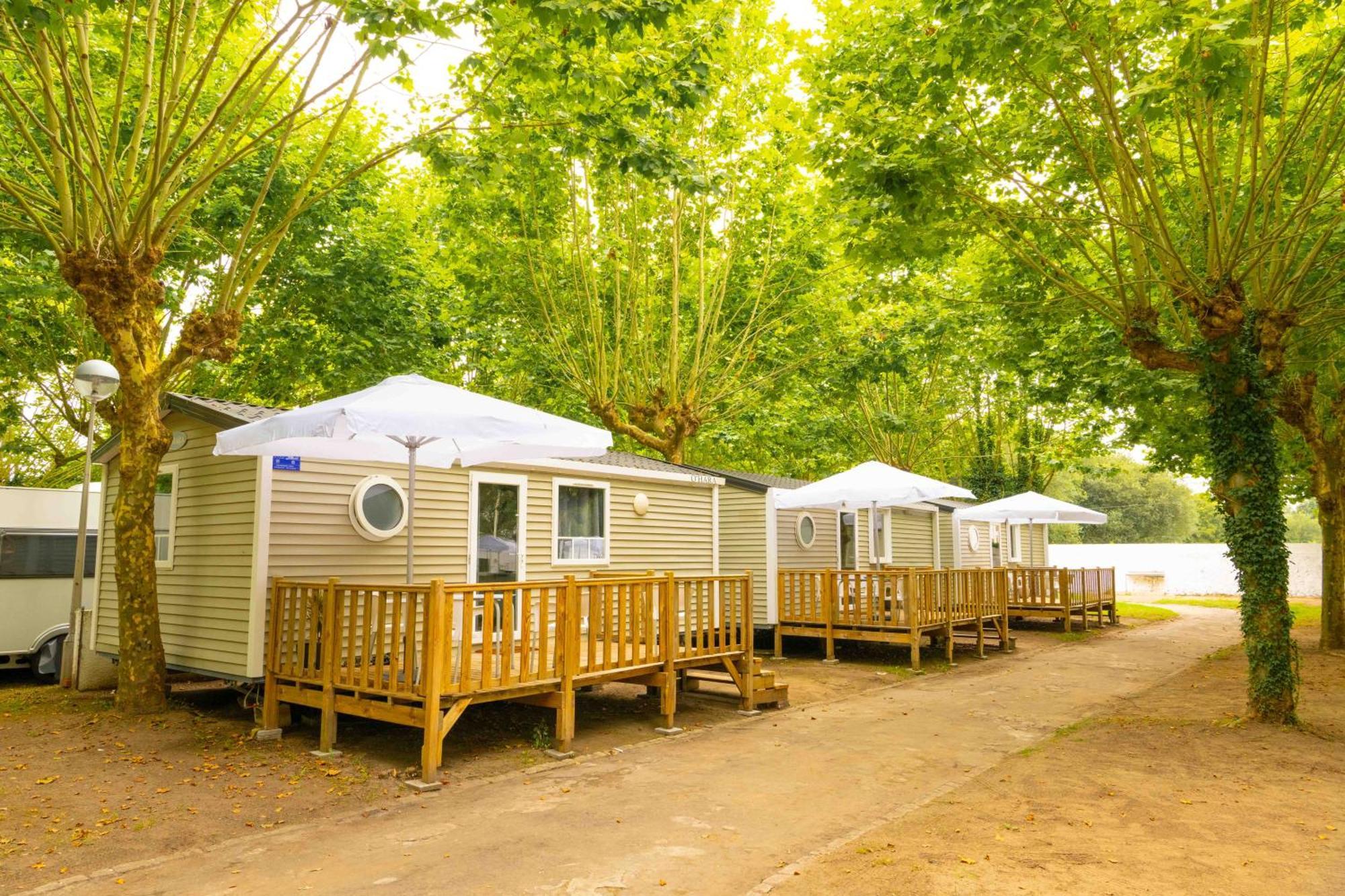 Alojamiento - Bungalows En El Centro De Laredo A 200 M De La Playa Bagian luar foto